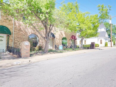 422 W Oak St, Weatherford, TX 76086 - photo 2