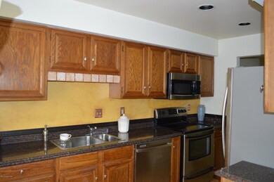 510 Sarah St, Stroudsburg, PA 18360 - photo 3