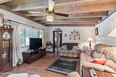 06-Living Room