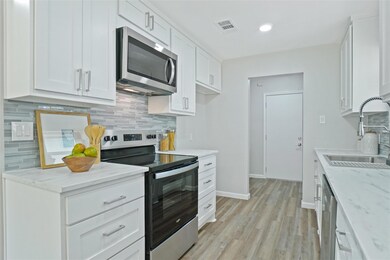 8433 Glenann Dr, North Richland Hills, TX 76182 - photo 6