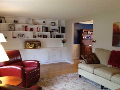 880 Castlebar Dr, North Tonawanda, NY 14120 - photo 5