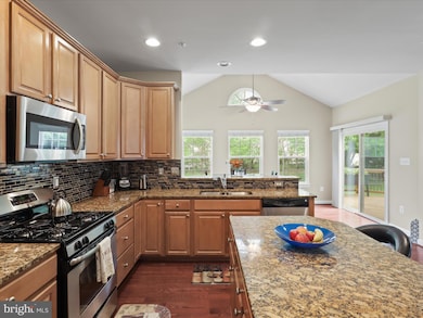 13214 Eldorado Greenfields Dr, Bowie, MD 20720 - photo 4
