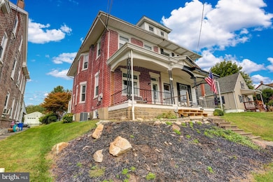 429 N Reading Ave, Boyertown, PA 19512 - photo 2