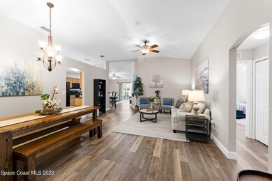 1327 Tarton Way-Liv_Din