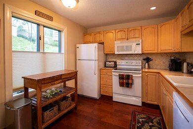 416 Lyman Batcheller Rd unit 3C, Hartford, VT 05001 - photo 2