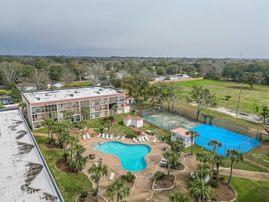 OCV Pool
