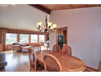 19343 Suncrest Dr, West Linn, OR 97068 - photo 4