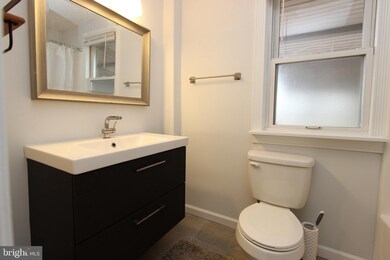 811 W 4th St, Lansdale, PA 19446 - photo 3