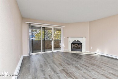 04-Living Room 20211004-DW-1287