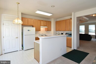 2597 Logan Wood Dr, Herndon, VA 20171 - photo 3