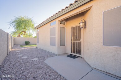 915 E Mission Dr, Tempe, AZ 85283 - photo 4