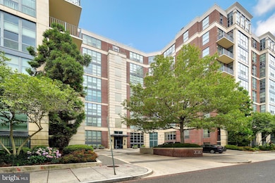 2020 Lofts unit T05, Washington, DC 20009 - photo 2