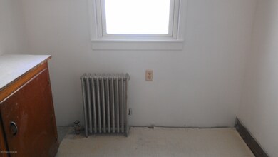 1071 Cottage Ave, Scranton, PA 18508 - photo 7