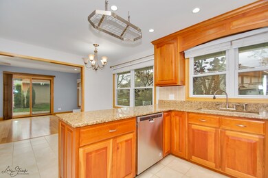 720 Citation Dr unit 1, Naperville, IL 60540 - photo 3