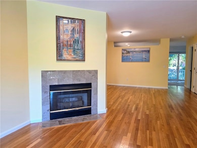 203 Dean Ridge Ct, Cranston, RI 02920 - photo 4