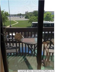 72 Lamped Loop unit A, Staten Island, NY 10314 - photo 4