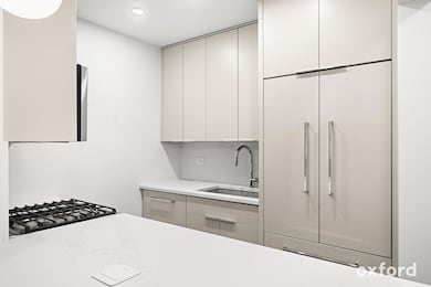 Coliseum Park Apartments unit 2J, New York, NY 10019 - photo 4