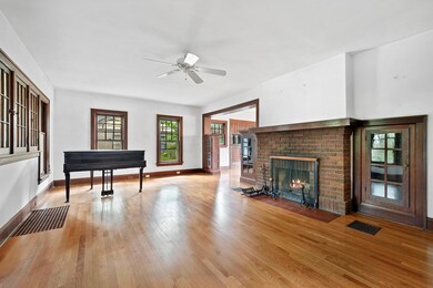 180 W Kenworth Rd, Columbus, OH 43214 - photo 5