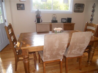 Eat in area