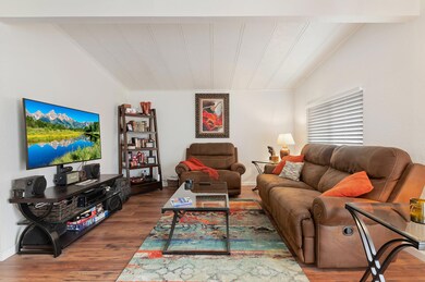 4-web-or-mls-04 - Living Room