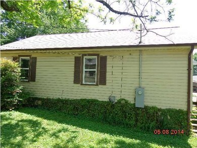 301 Jackson St NW, Cleveland, TN 37312 - photo 3