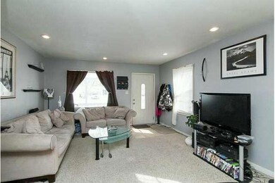 1026 69th St, Windsor Heights, IA 50324 - photo 4