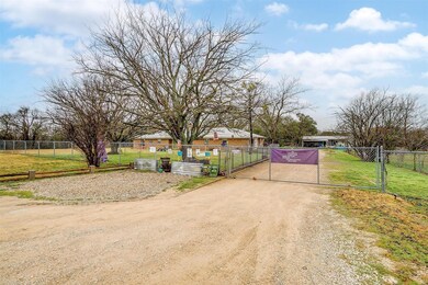 4601 Azle Hwy, Weatherford, TX 76085 - photo 4