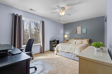 2010 Sugar Creek Dr NW unit B, Cedar Rapids, IA 52405 - photo 7