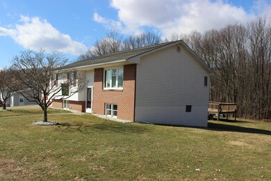 112 Laurel Ln, Taylor, PA 18517 - photo 3