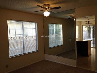 Dining Room. Dining with Ceiling Fan and Mirror