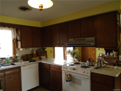 414 Meadow Dr, North Tonawanda, NY 14120 - photo 3