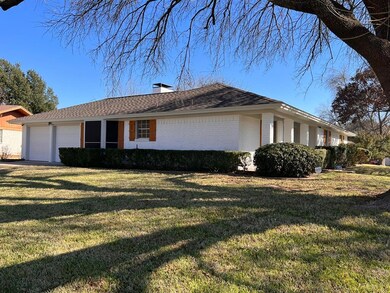 3916 Madrid Dr, Fort Worth, TX 76133 - photo 2