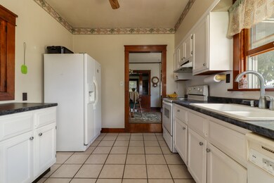 217 N Letcher St, Chenoa, IL 61726 - photo 4