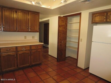 446 E Ingram St 02