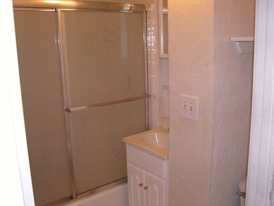 24 Crescent St, Worcester, MA 01605 - photo 5