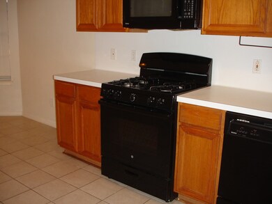 9482 Carmalee St, Houston, TX 77075 - photo 5