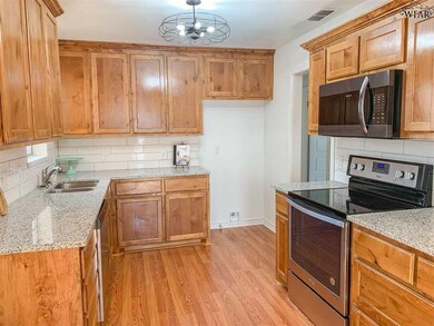 1610 Hursh Ave, Wichita Falls, TX 76302 - photo 6