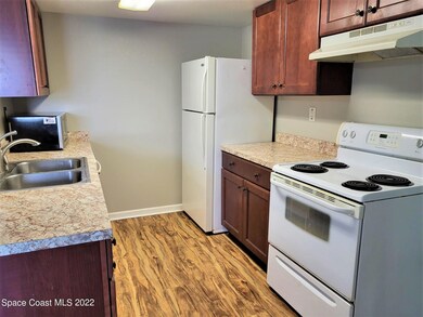 Newer Kitchen Cabinets & tops
