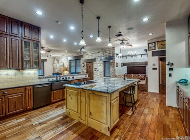 11215 Javalin Trail, Helotes, TX 78023 - photo 4