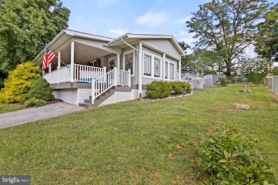 1300 S Raleigh St, Martinsburg, WV 25401 - photo 2