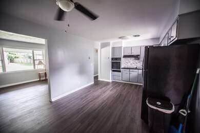 111 W 3rd St, Auburn, IN 46706 - photo 4