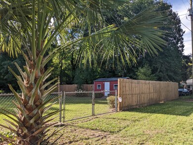 Wide Gate