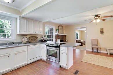 209 Cambridge Ct, Jacksonville, NC 28546 - photo 6