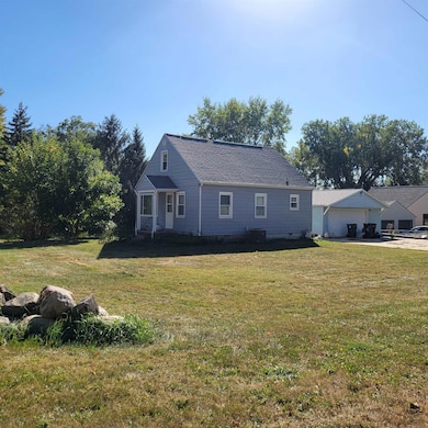 3403 Rownd St, Cedar Falls, IA 50613 - photo 2