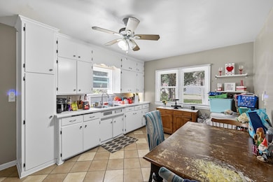 1562 Ivy Ave E, Saint Paul, MN 55106 - photo 5