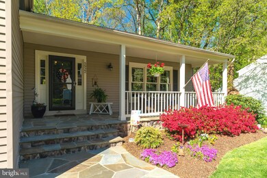 5922 Burnside Landing Dr, Burke, VA 22015 - photo 3