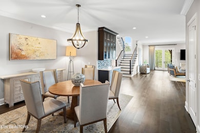 dining rm to kitchen