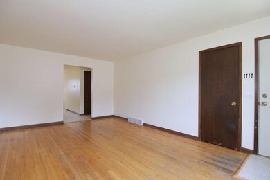 289 Park St, Oregon, WI 53575 - photo 4