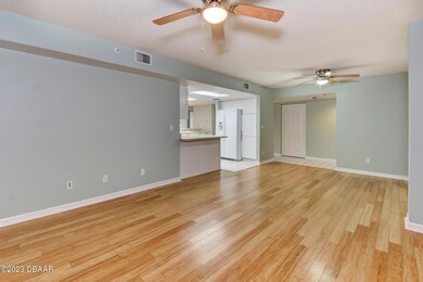 5-Living Room Area