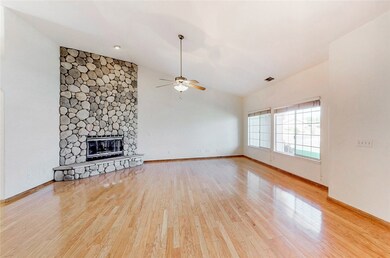 18195 Deauville Dr, Victorville, CA 92395 - photo 3